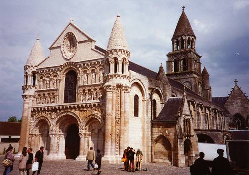 [Image: poitiers-cathedral.jpg]